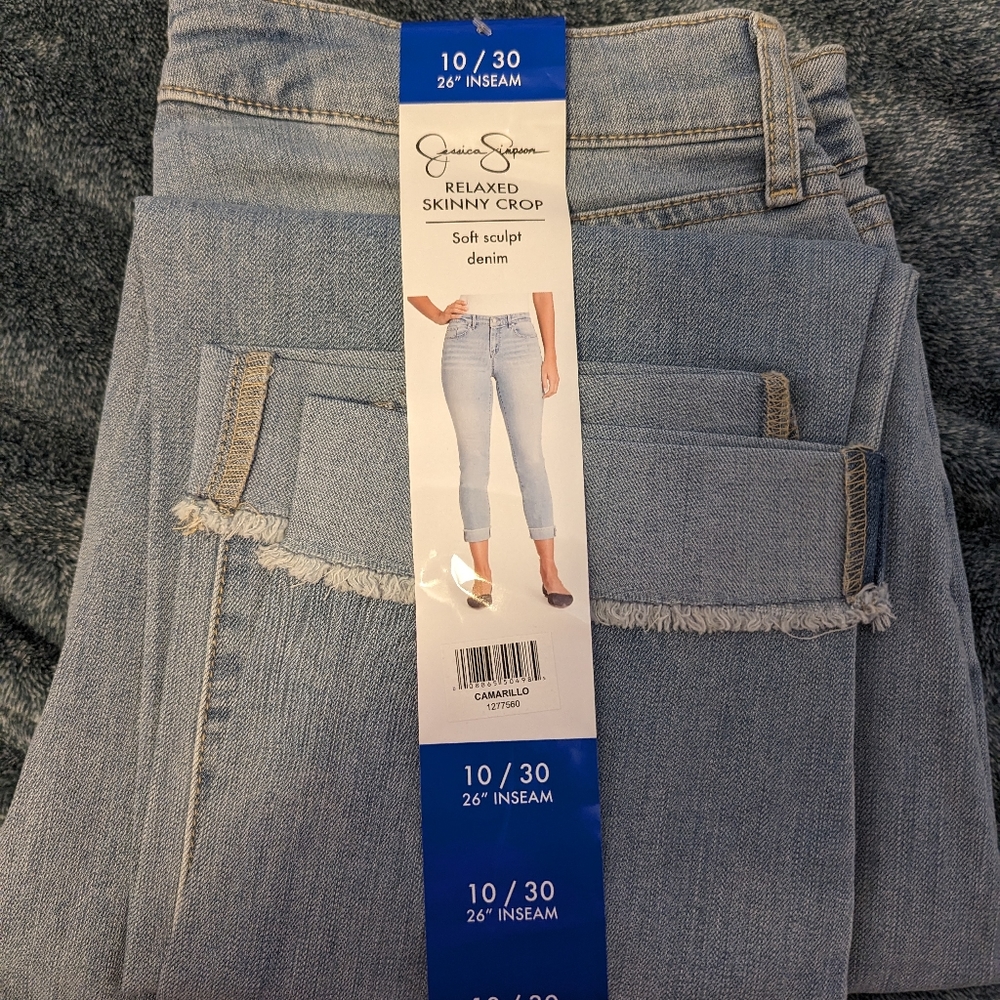 Relaxed Skinny Crop